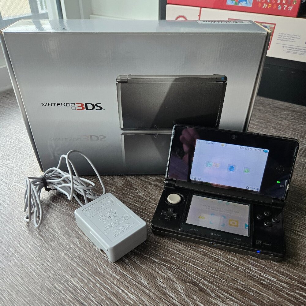 Nintendo 3DS in excellent condition